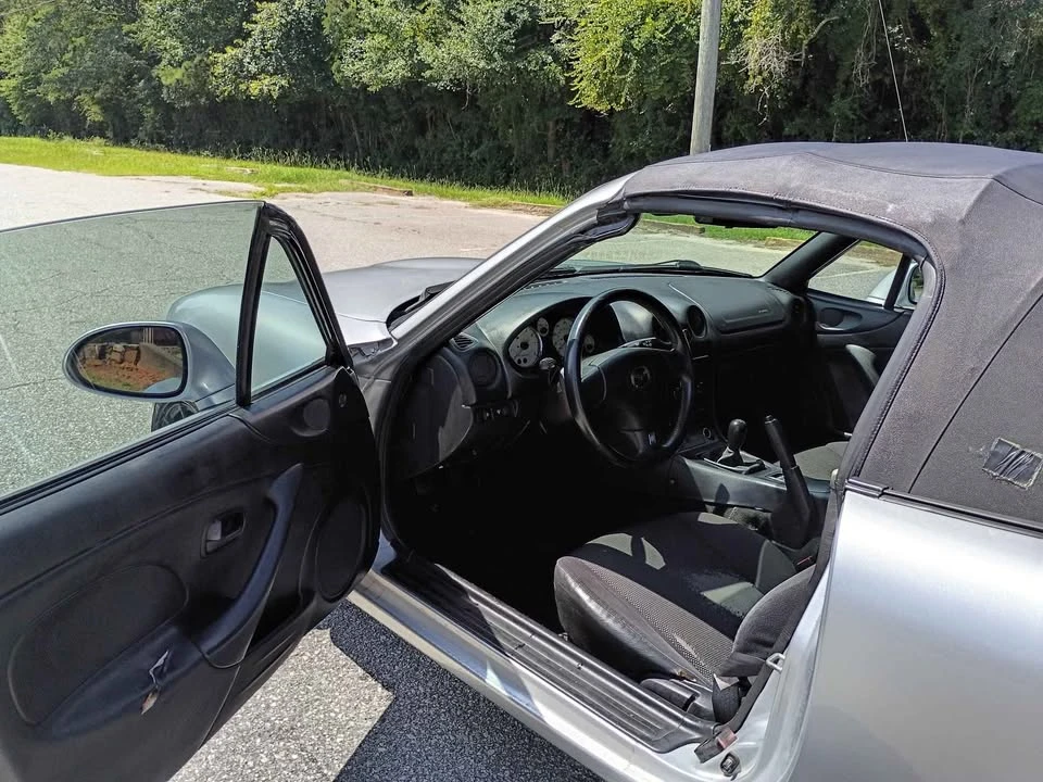 2001 Mazda NB MX-5 Miata - Image 6 of 12