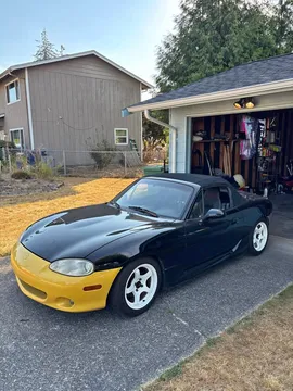 2001 Mazda MX-5 LS Convertible 2D