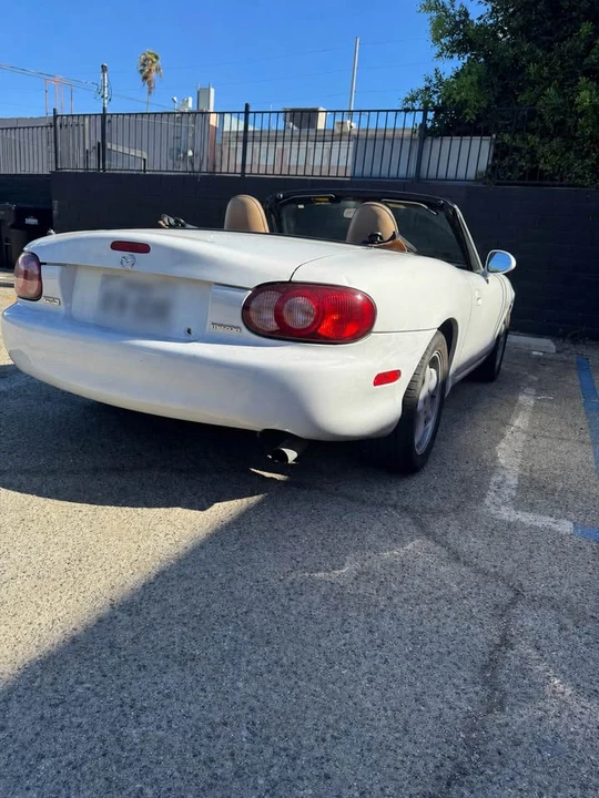 2001 Mazda NB MX-5 Miata - Image 4 of 16