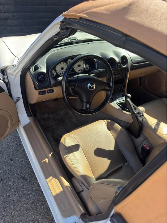 2001 Mazda NB MX-5 Miata - Image 11 of 16