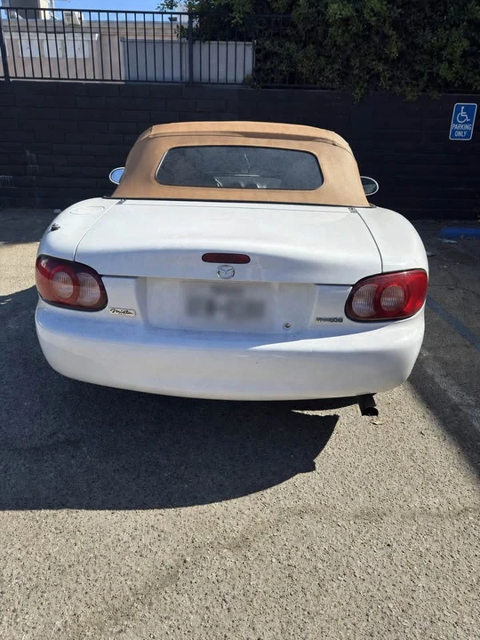 2001 Mazda NB MX-5 Miata - Image 5 of 16