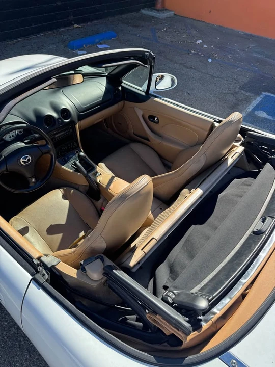 2001 Mazda NB MX-5 Miata - Image 6 of 16