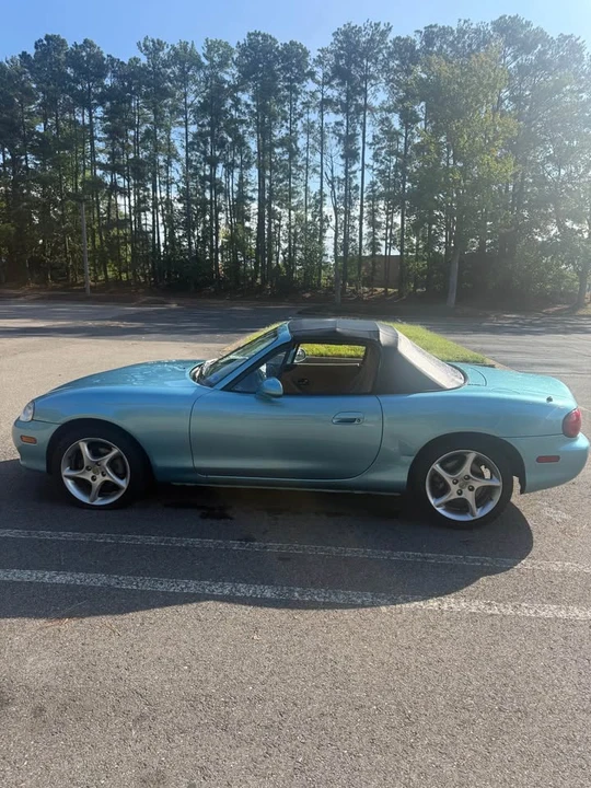 2001 Mazda NB MX-5 Miata - Image 8 of 16