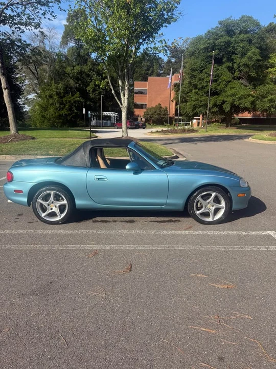2001 Mazda NB MX-5 Miata - Image 4 of 16