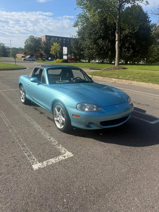 2001 Mazda NB MX-5 Miata - Image 3 of 16