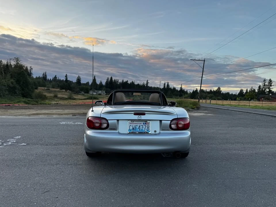 2001 Mazda NB MX-5 Miata - Image 4 of 9