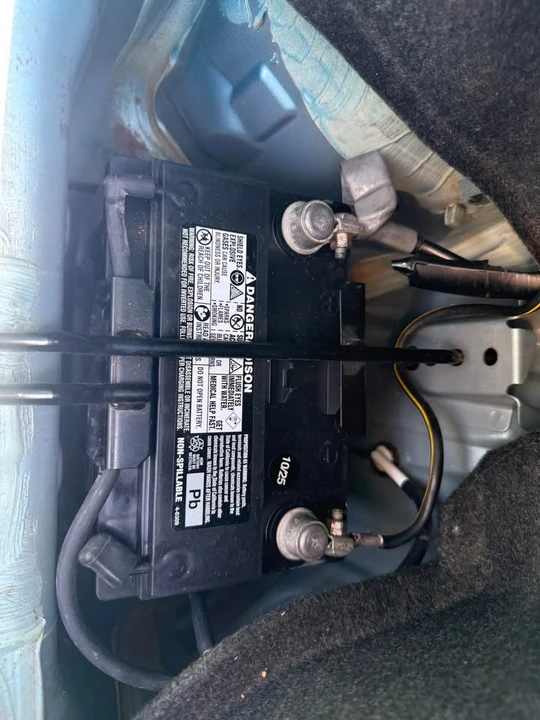 2001 Mazda NB MX-5 Miata - Image 2 of 20