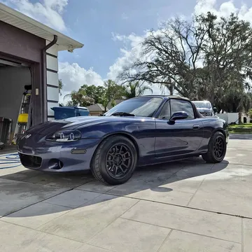 2001 Mazda MX-5 LS Convertible 2D