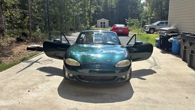 2001 Mazda MX-5 LS Convertible 2D