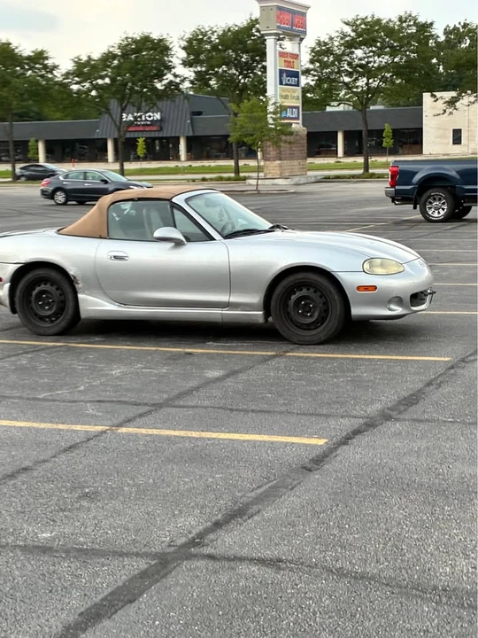 2001 Mazda NB MX-5 Miata - Image 6 of 8