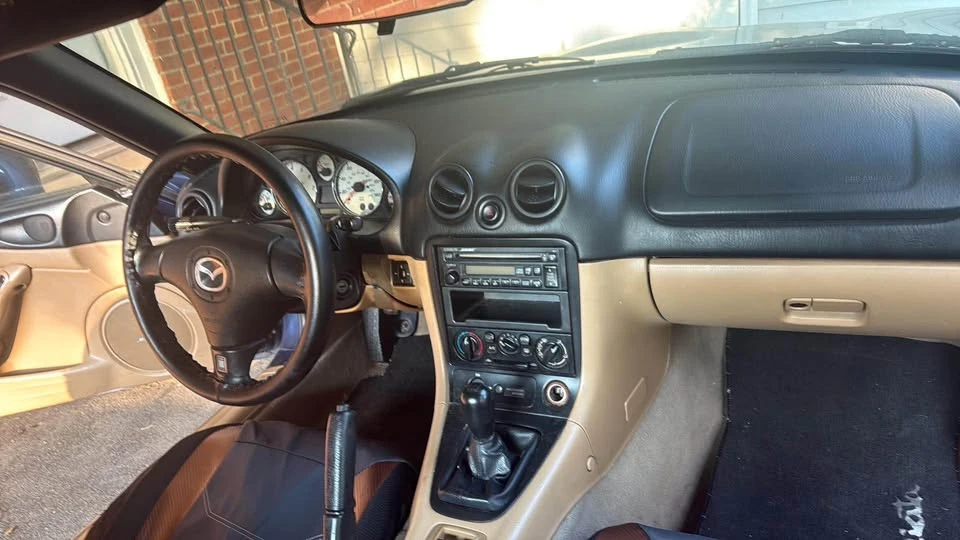2001 Mazda NB MX-5 Miata - Image 8 of 14