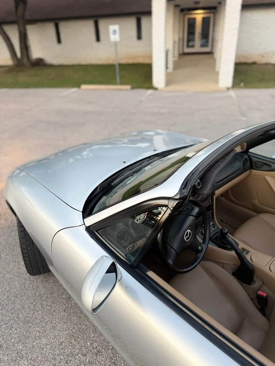 2001 Mazda NB MX-5 Miata - Image 8 of 12