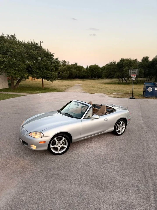 2001 Mazda NB MX-5 Miata - Image 2 of 12