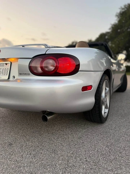 2001 Mazda NB MX-5 Miata - Image 5 of 12