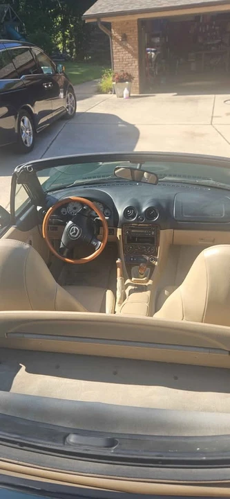 2001 Mazda NB MX-5 Miata - Image 7 of 8