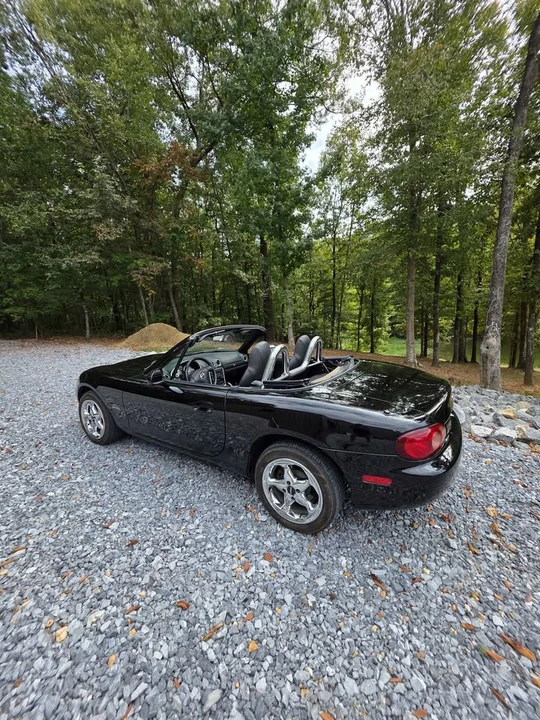 2001 Mazda NB MX-5 Miata - Image 2 of 13