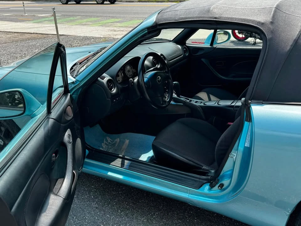 2001 Mazda NB MX-5 Miata - Image 5 of 19