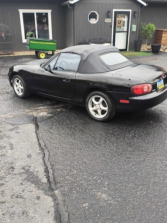 2001 Mazda NB MX-5 Miata - Image 9 of 10