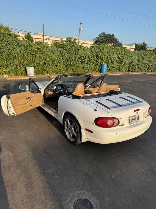 2001 Mazda NB MX-5 Miata - Image 3 of 9