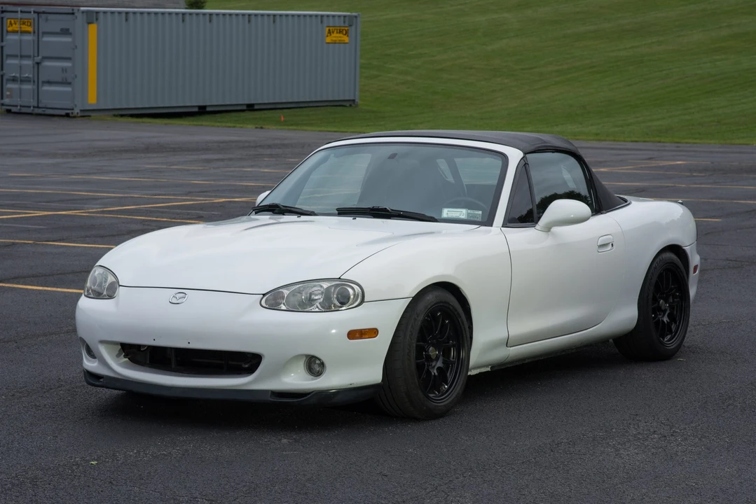 2001 Mazda NB MX-5 Miata - Image 14 of 31