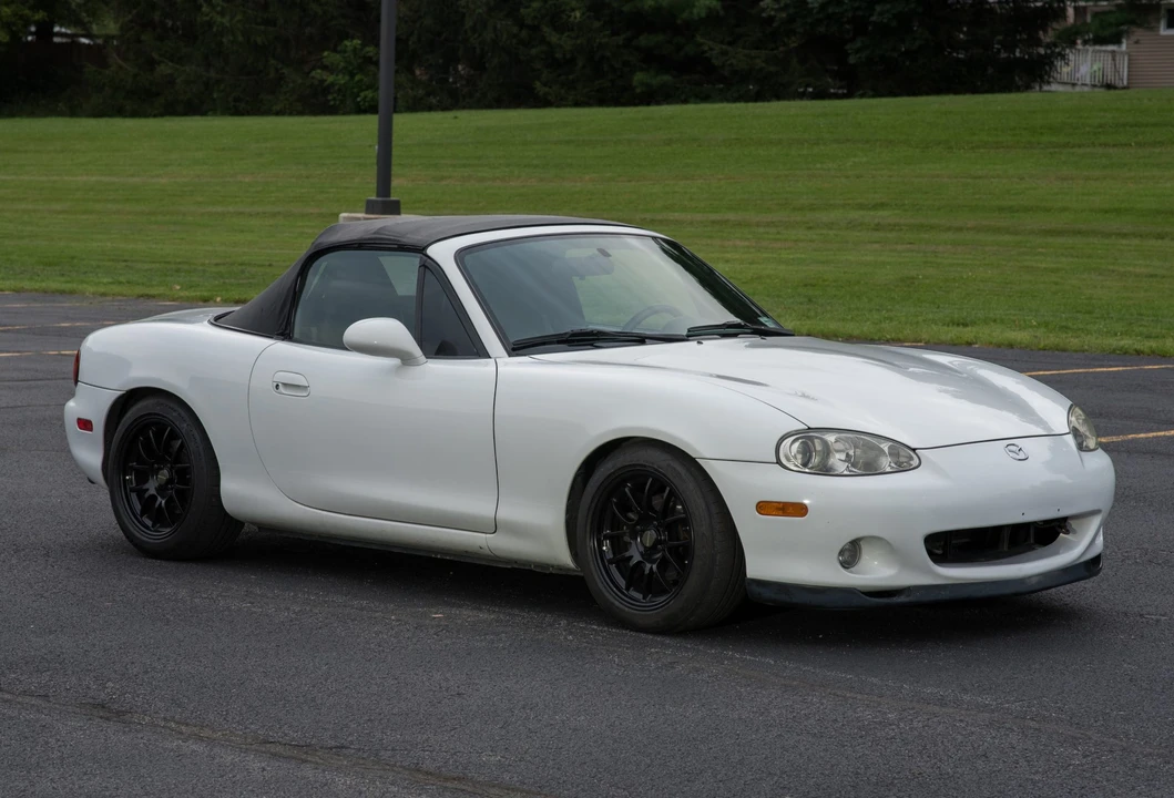 2001 Mazda NB MX-5 Miata - Image 23 of 31