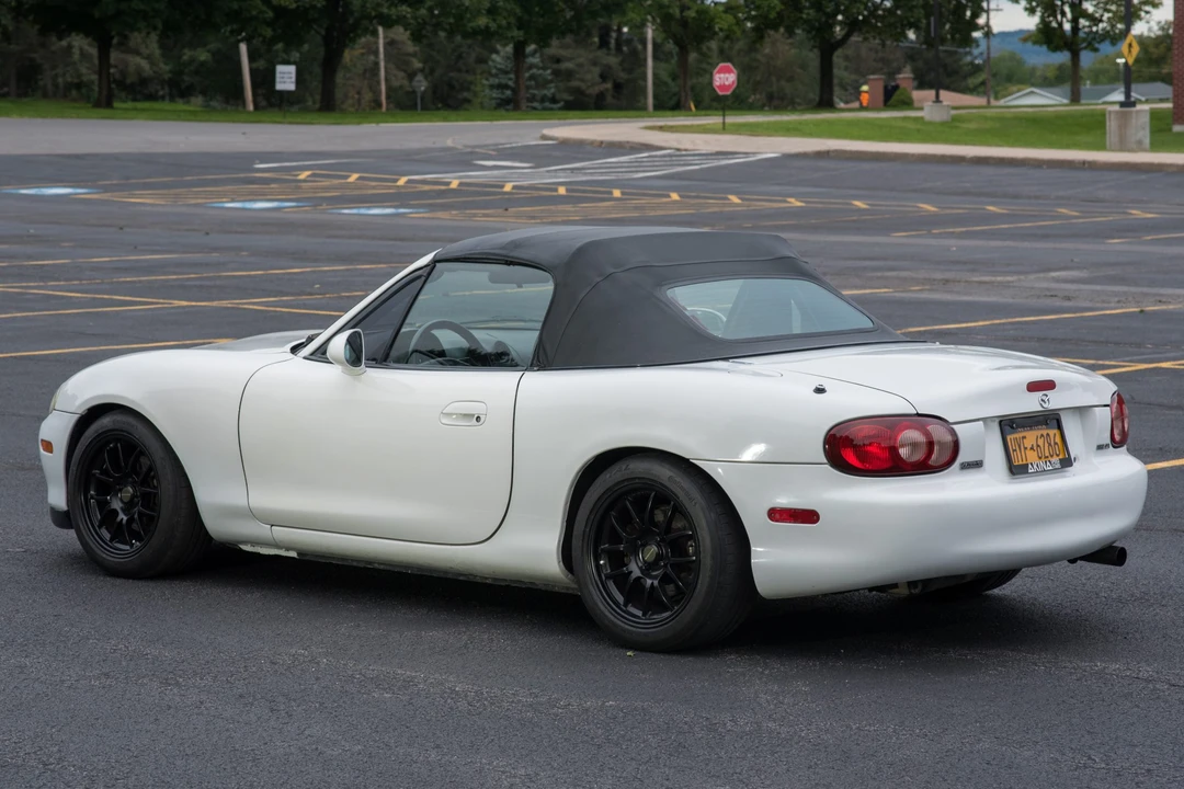 2001 Mazda NB MX-5 Miata - Image 17 of 31