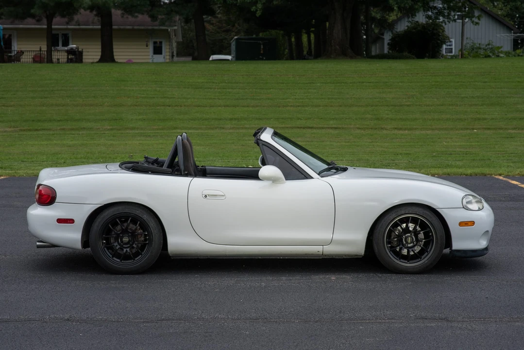 2001 Mazda NB MX-5 Miata - Image 10 of 31