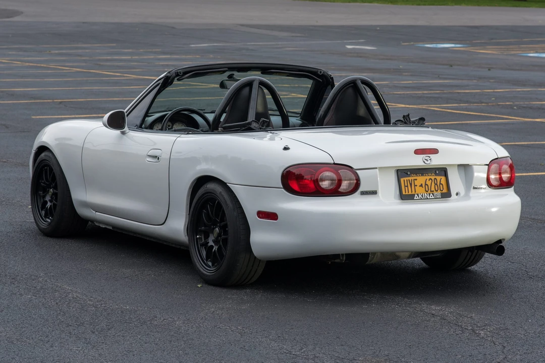 2001 Mazda NB MX-5 Miata - Image 5 of 31