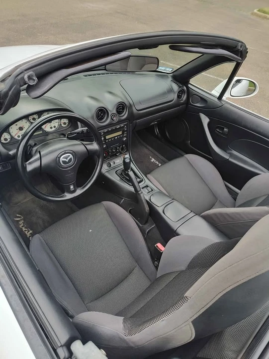2001 Mazda NB MX-5 Miata - Image 5 of 16