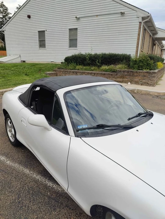 2001 Mazda NB MX-5 Miata - Image 10 of 16