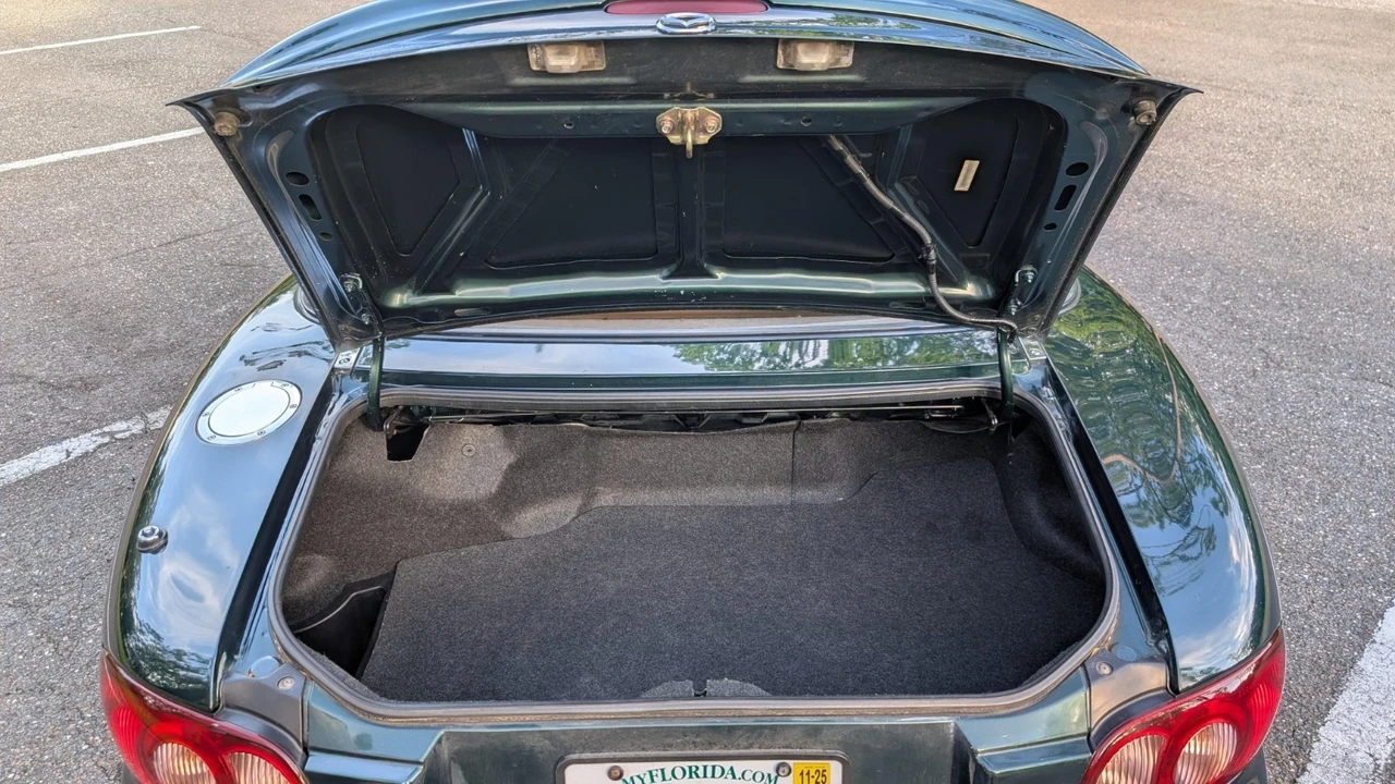 2001 Mazda NB MX-5 Miata - Image 28 of 31