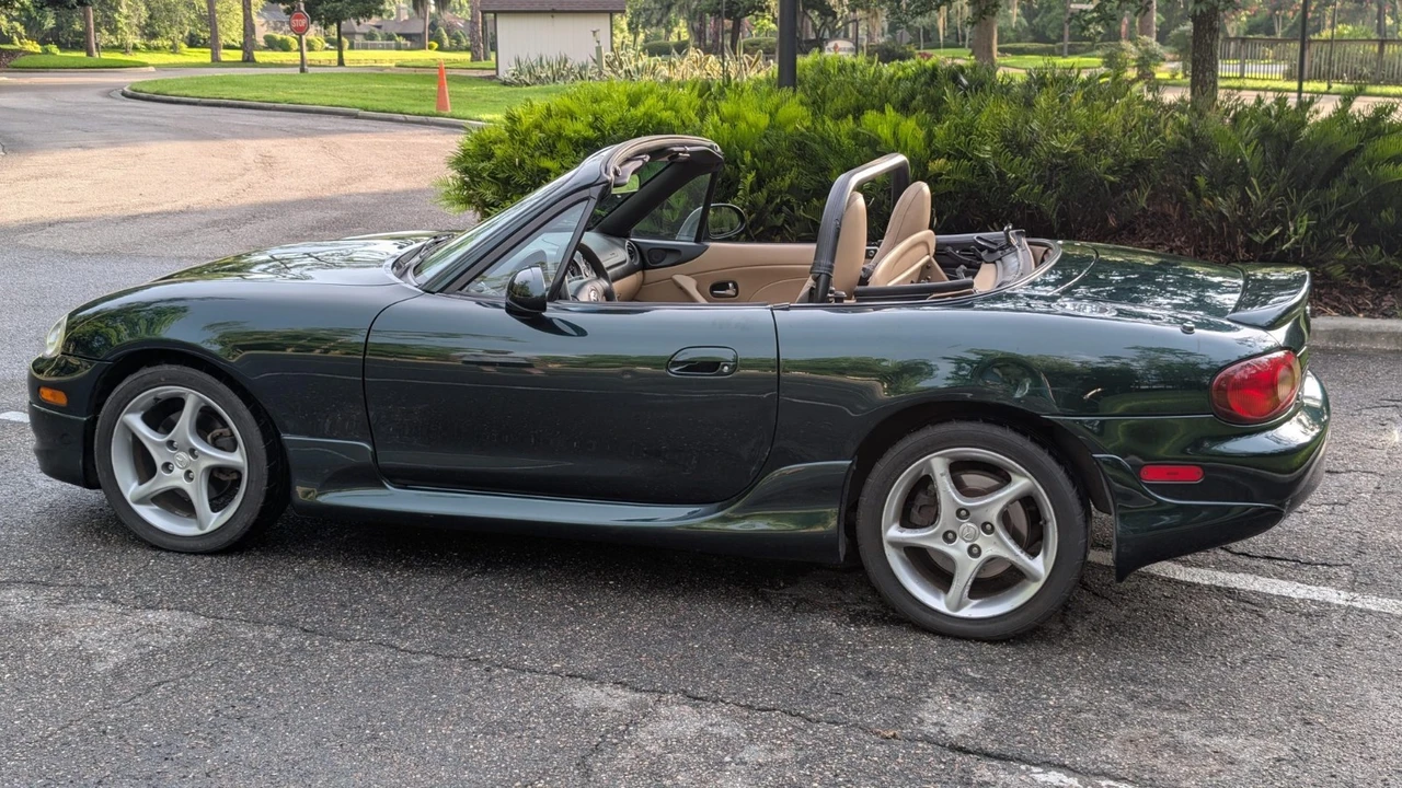 2001 Mazda NB MX-5 Miata - Image 19 of 31