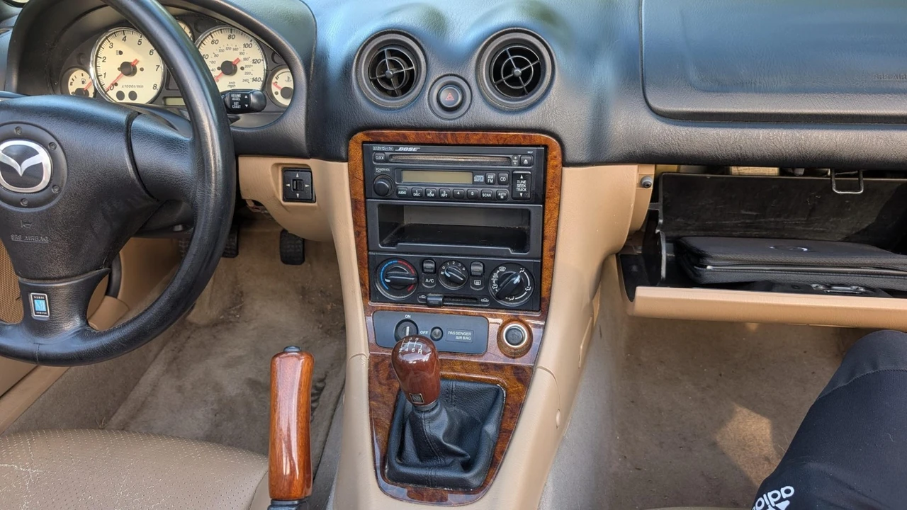 2001 Mazda NB MX-5 Miata - Image 23 of 31