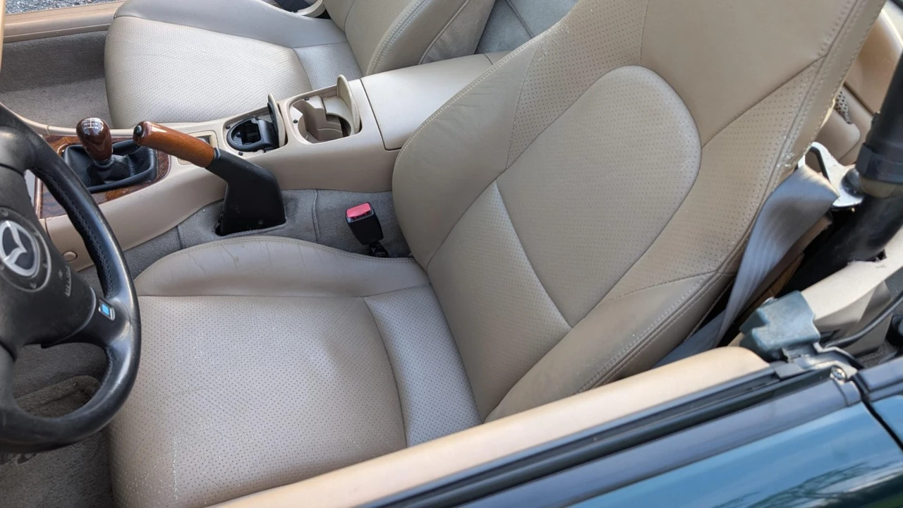 2001 Mazda NB MX-5 Miata - Image 24 of 31