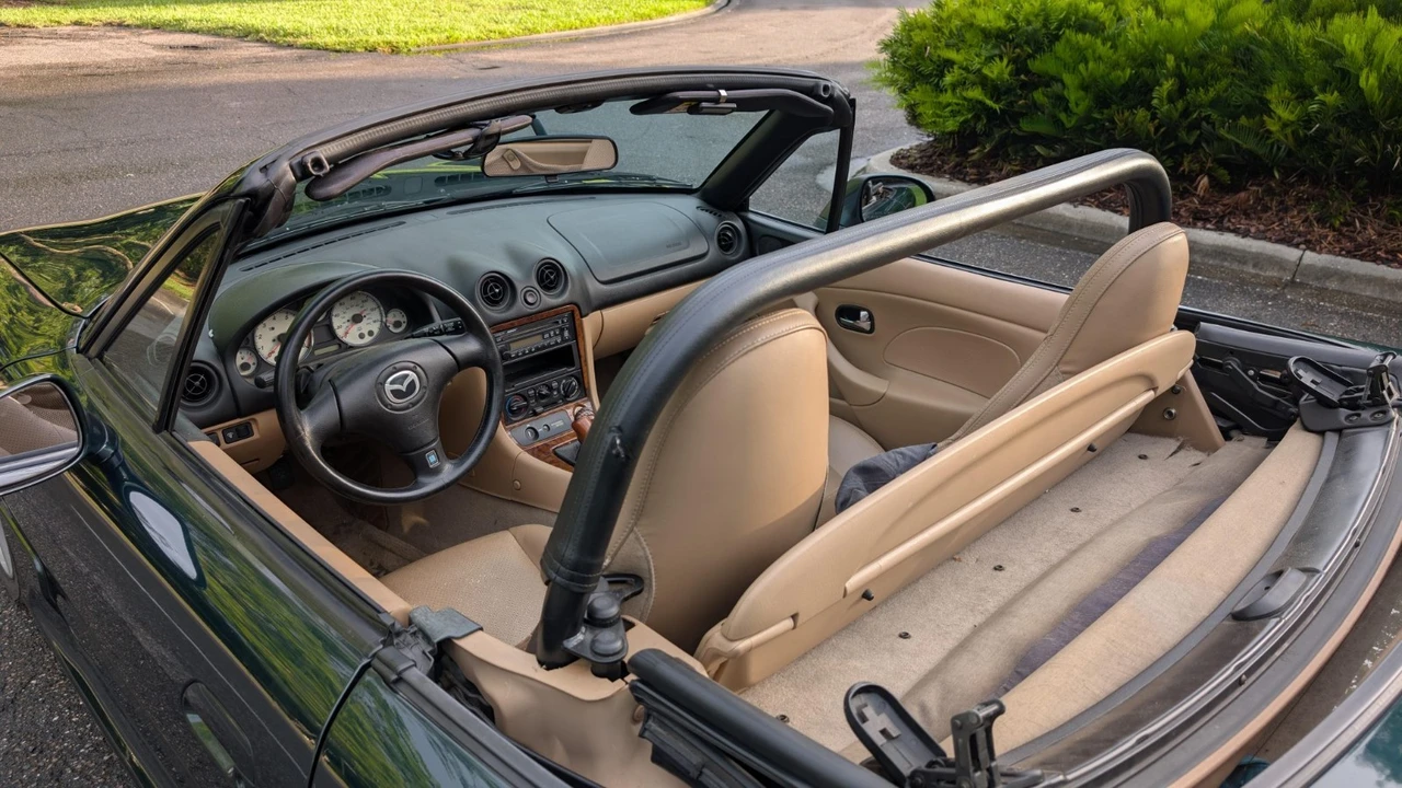 2001 Mazda NB MX-5 Miata - Image 16 of 31