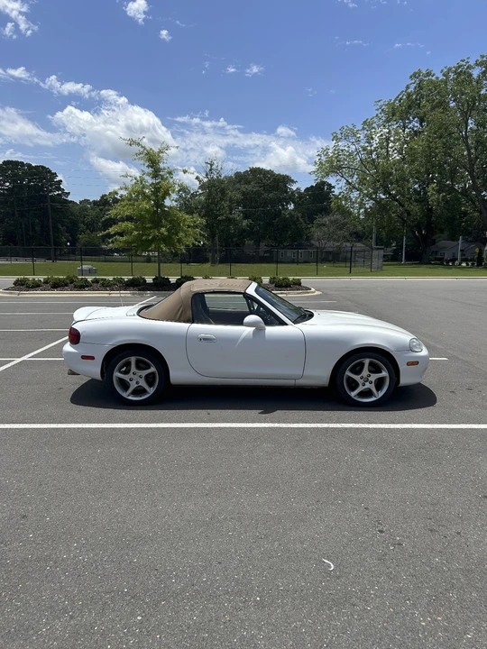 2001 Mazda NB MX-5 Miata - Image 6 of 24