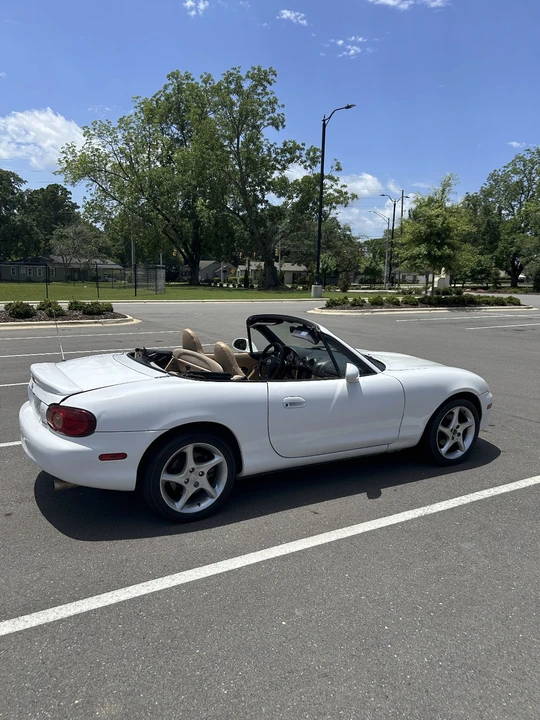 2001 Mazda NB MX-5 Miata - Image 18 of 24