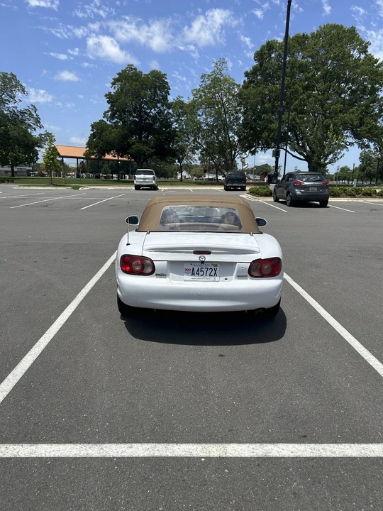 2001 Mazda NB MX-5 Miata - Image 4 of 24