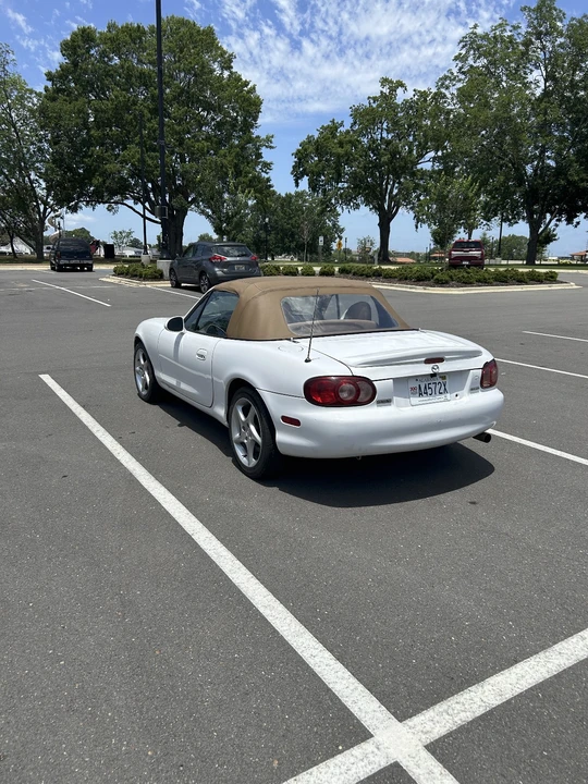2001 Mazda NB MX-5 Miata - Image 3 of 24