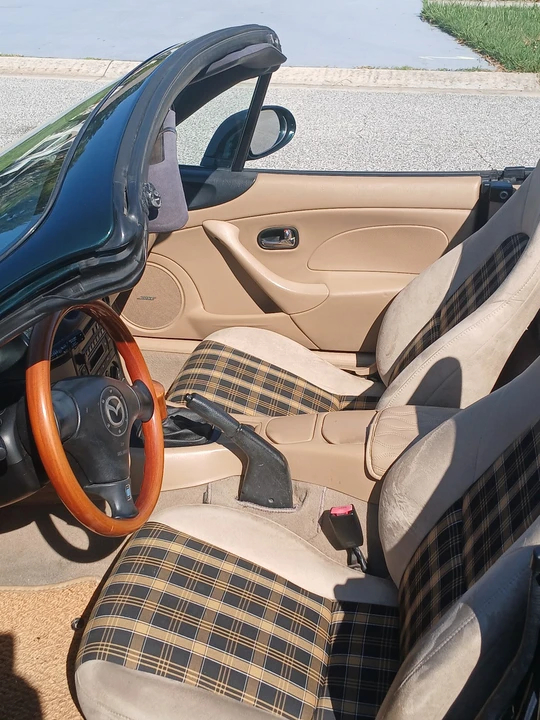 2001 Mazda NB MX-5 Miata - Image 9 of 21