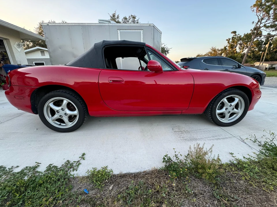 2001 Mazda NB MX-5 Miata - Image 14 of 31