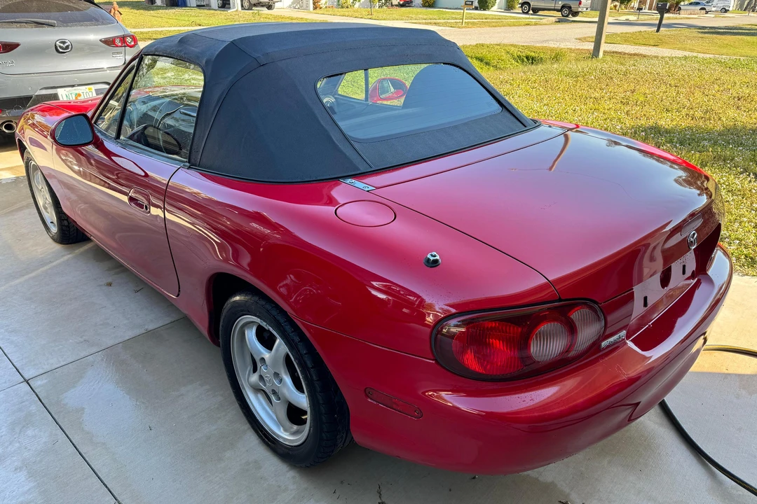 2001 Mazda NB MX-5 Miata - Image 4 of 31