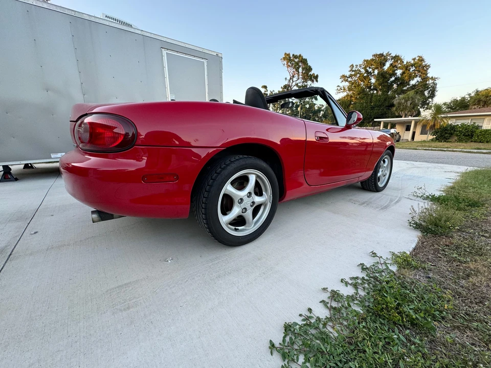 2001 Mazda NB MX-5 Miata - Image 10 of 31