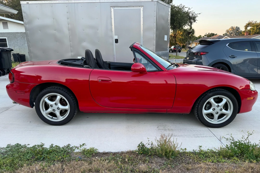 2001 Mazda NB MX-5 Miata - Image 3 of 31