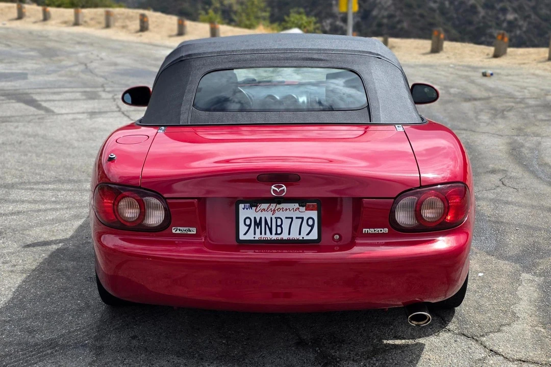 2001 Mazda NB MX-5 Miata - Image 5 of 31