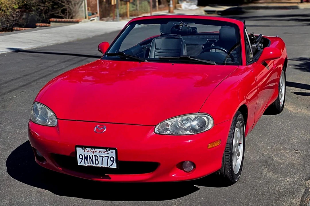 2001 Mazda NB MX-5 Miata - Image 2 of 31