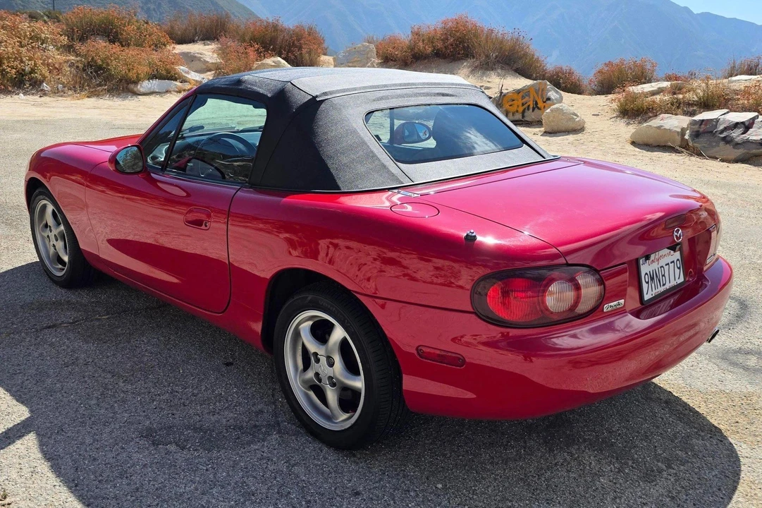 2001 Mazda NB MX-5 Miata - Image 4 of 31