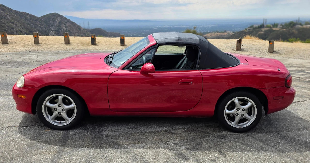 2001 Mazda NB MX-5 Miata - Image 11 of 31