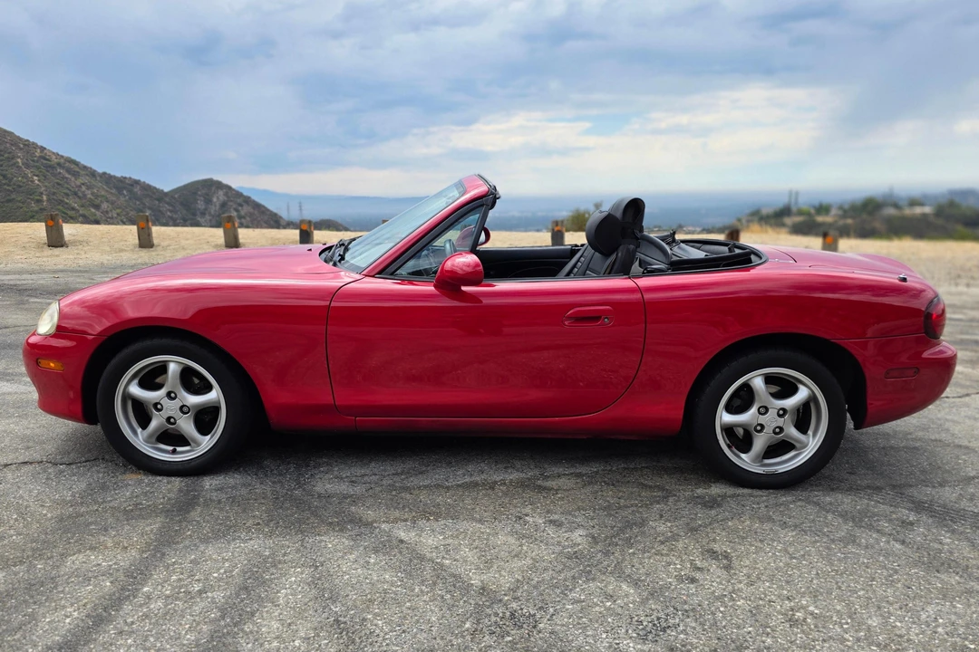 2001 Mazda NB MX-5 Miata - Image 3 of 31