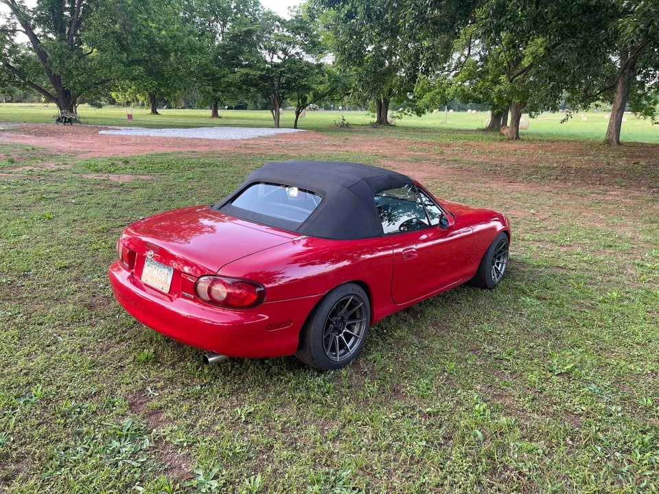 2001 Mazda NB MX-5 Miata - Image 16 of 31